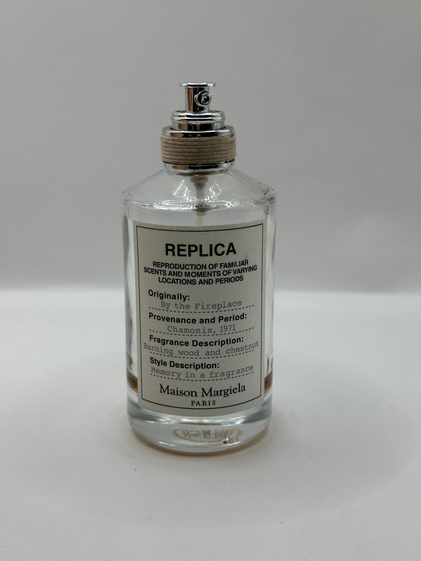 Ausstellungsstück REPLICA By the Fireplace 10% voll mit Box