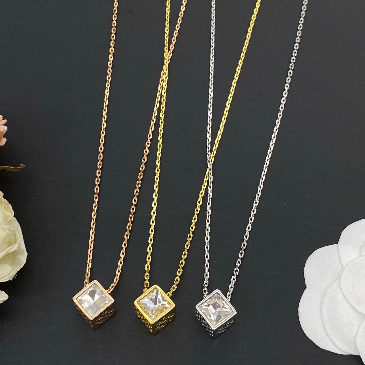 LOUIS VUITTON LV CUBE NECKLACE – FULL SET - 1:1 HIGH END