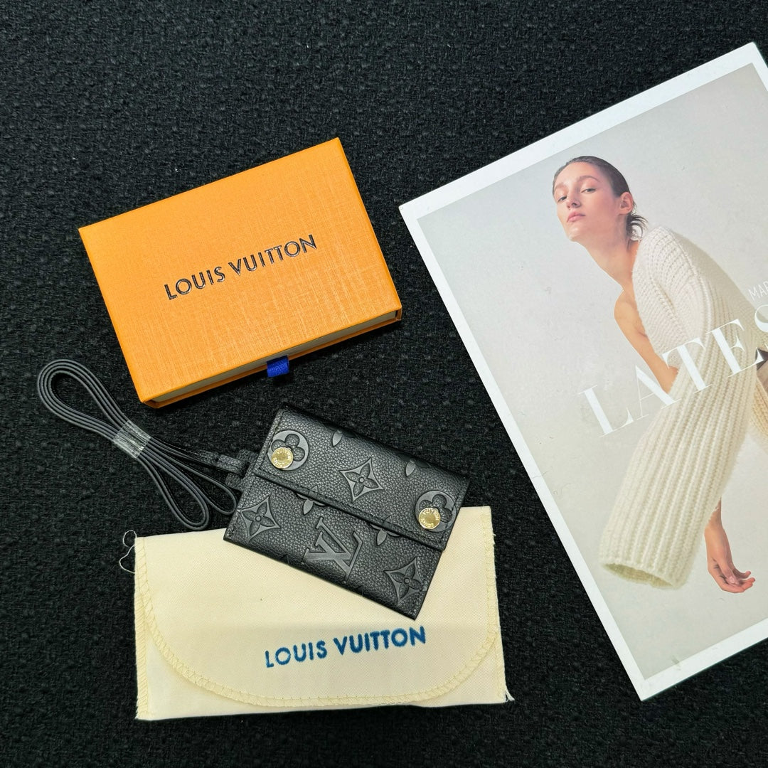LOUIS VUITTON CARDHOLDER NECKLACE – Full Set  - 1:1 HIGH END