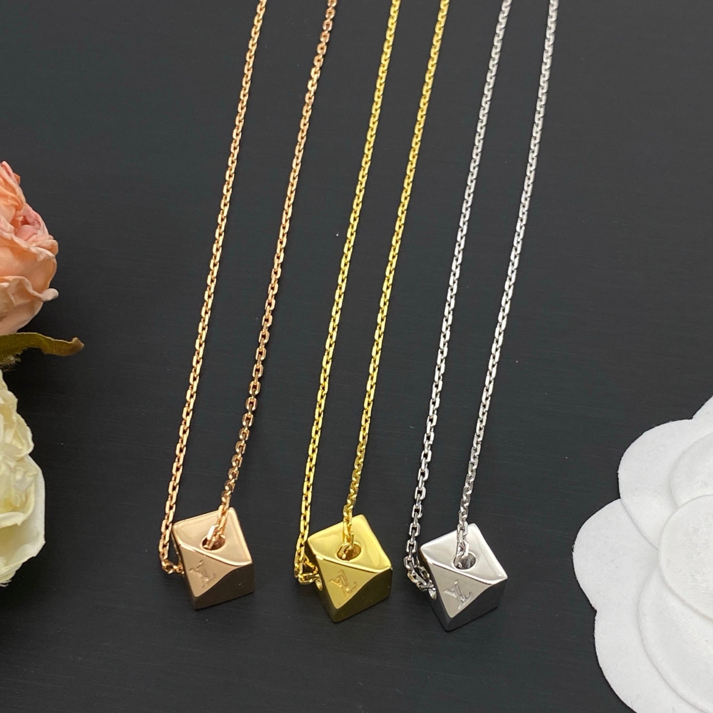 LOUIS VUITTON LV CUBE NECKLACE – FULL SET - 1:1 HIGH END