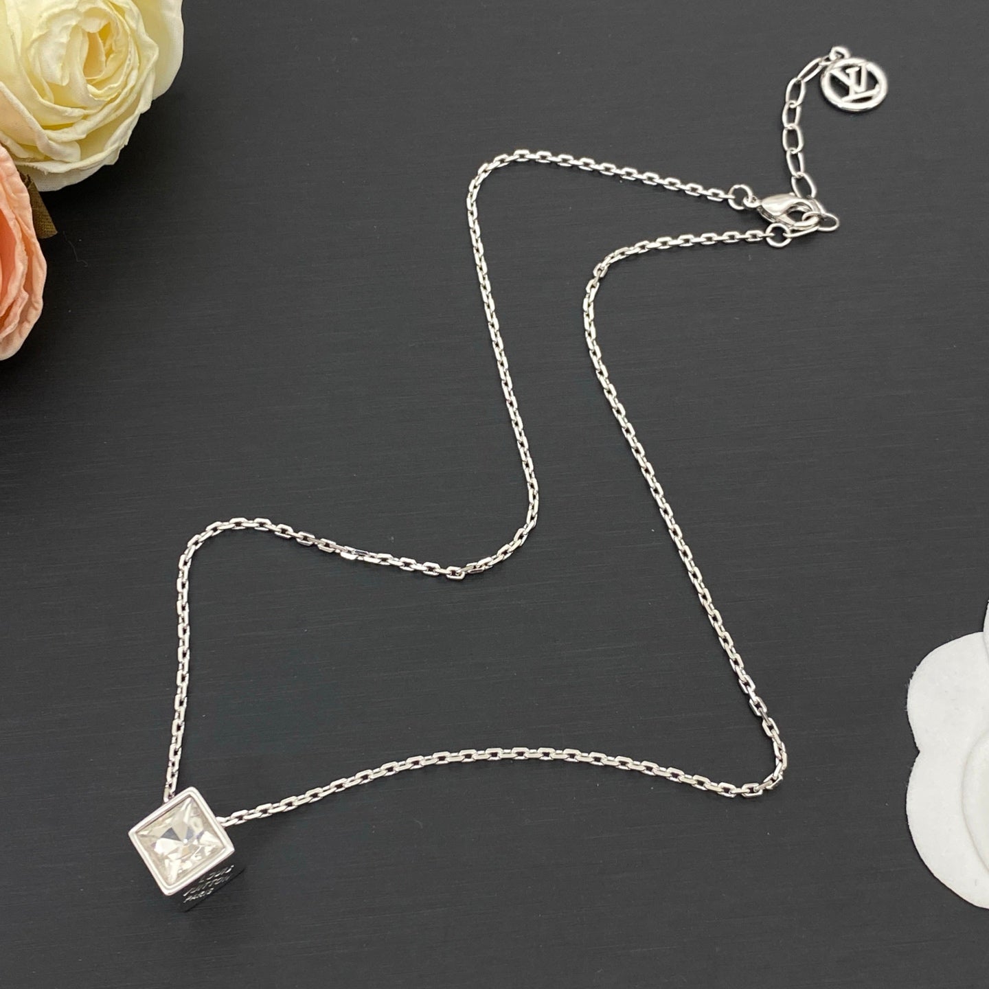 LOUIS VUITTON LV CUBE NECKLACE – FULL SET - 1:1 HIGH END