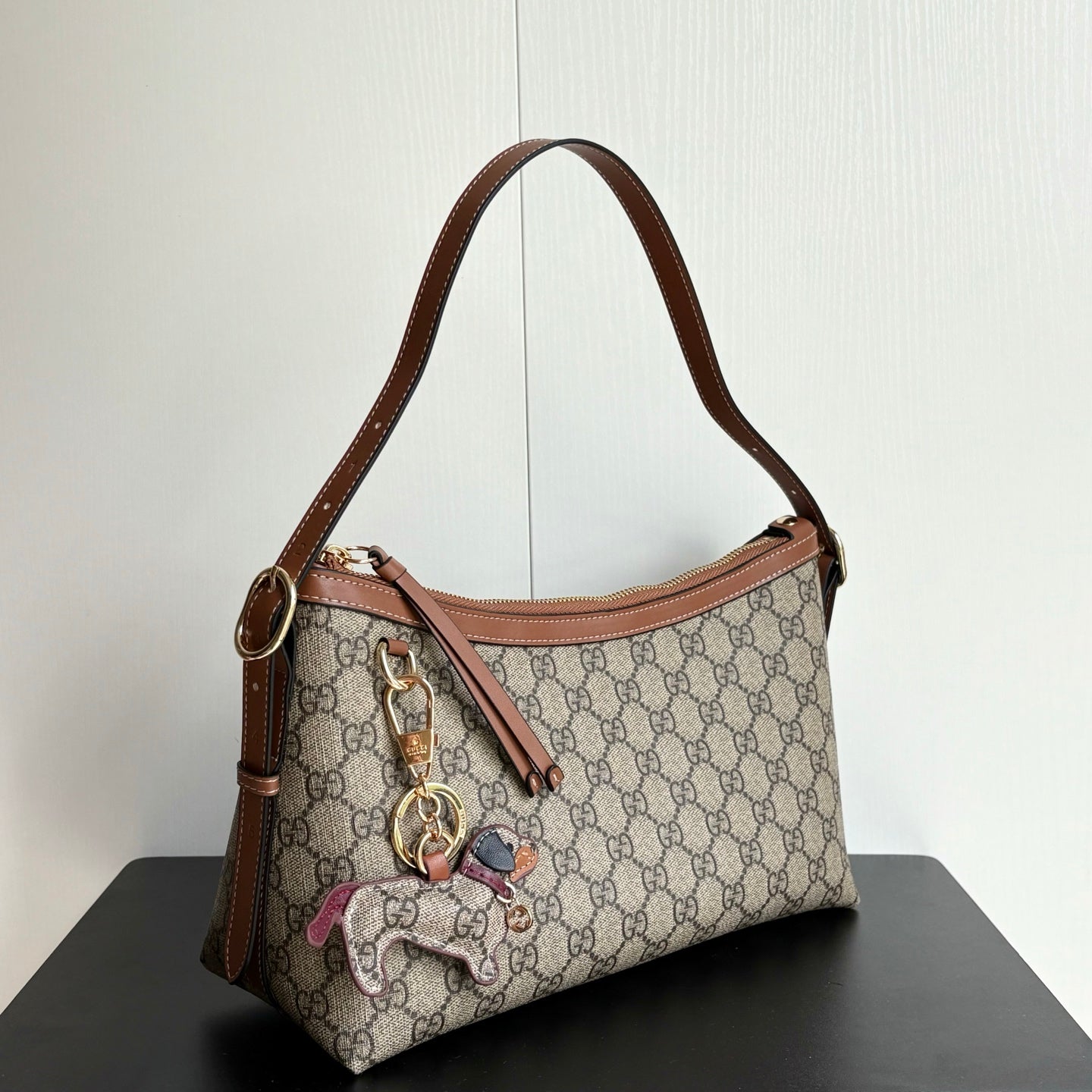GUCCI SMALL GG EMBLEM SHOULDER - 1:1 HIGH END