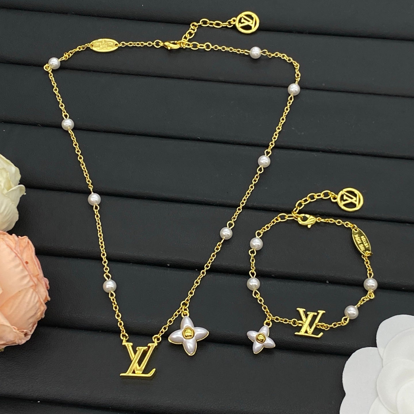 LOUIS VUITTON COLOR BLOSSOM PEARL NECKLACE & BRACELET SET – FULL SET – 1:1 HIGH END