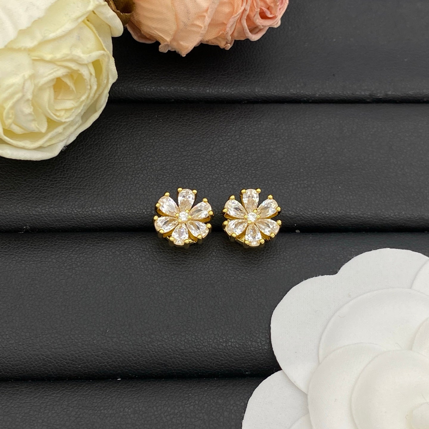 VAN CLEEF & ARPELS DAISY EARRINGS – FULL SET – 1:1 HIGH END