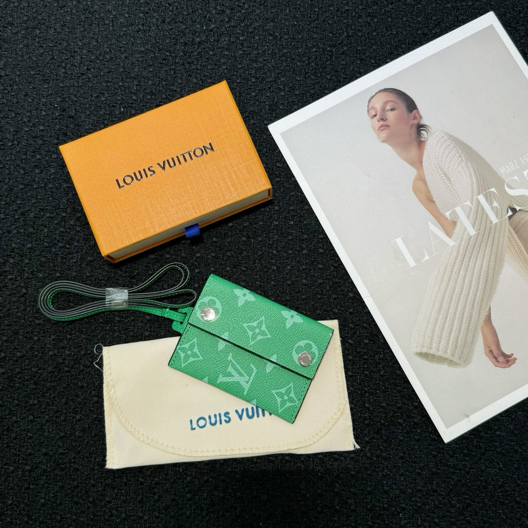 LOUIS VUITTON CARDHOLDER NECKLACE – Full Set  - 1:1 HIGH END