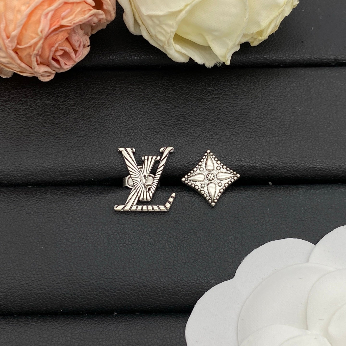LOUIS VUITTON LV HERITAGE EARRINGS – Full Set - 1:1 HIGH END