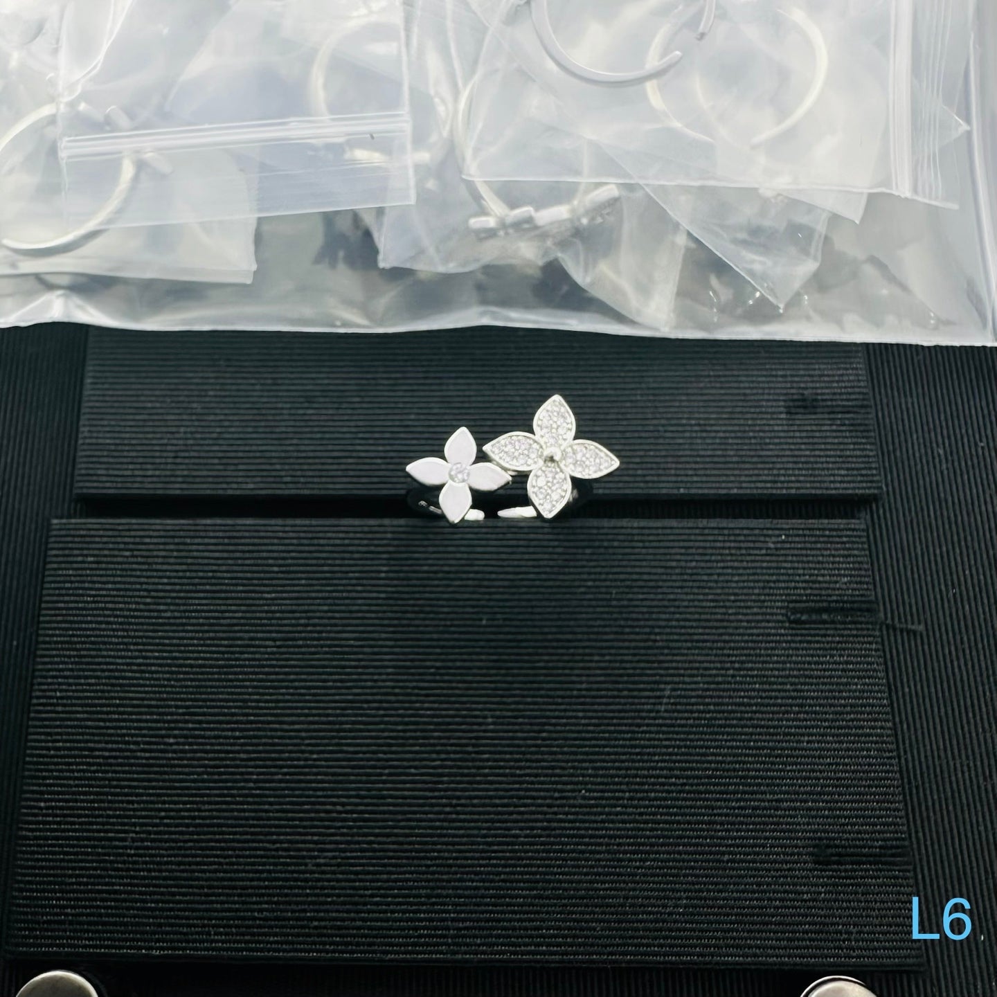 LOUIS VUITTON IDYLLE BLOSSOM RING – Full Set - 1:1 HIGH END