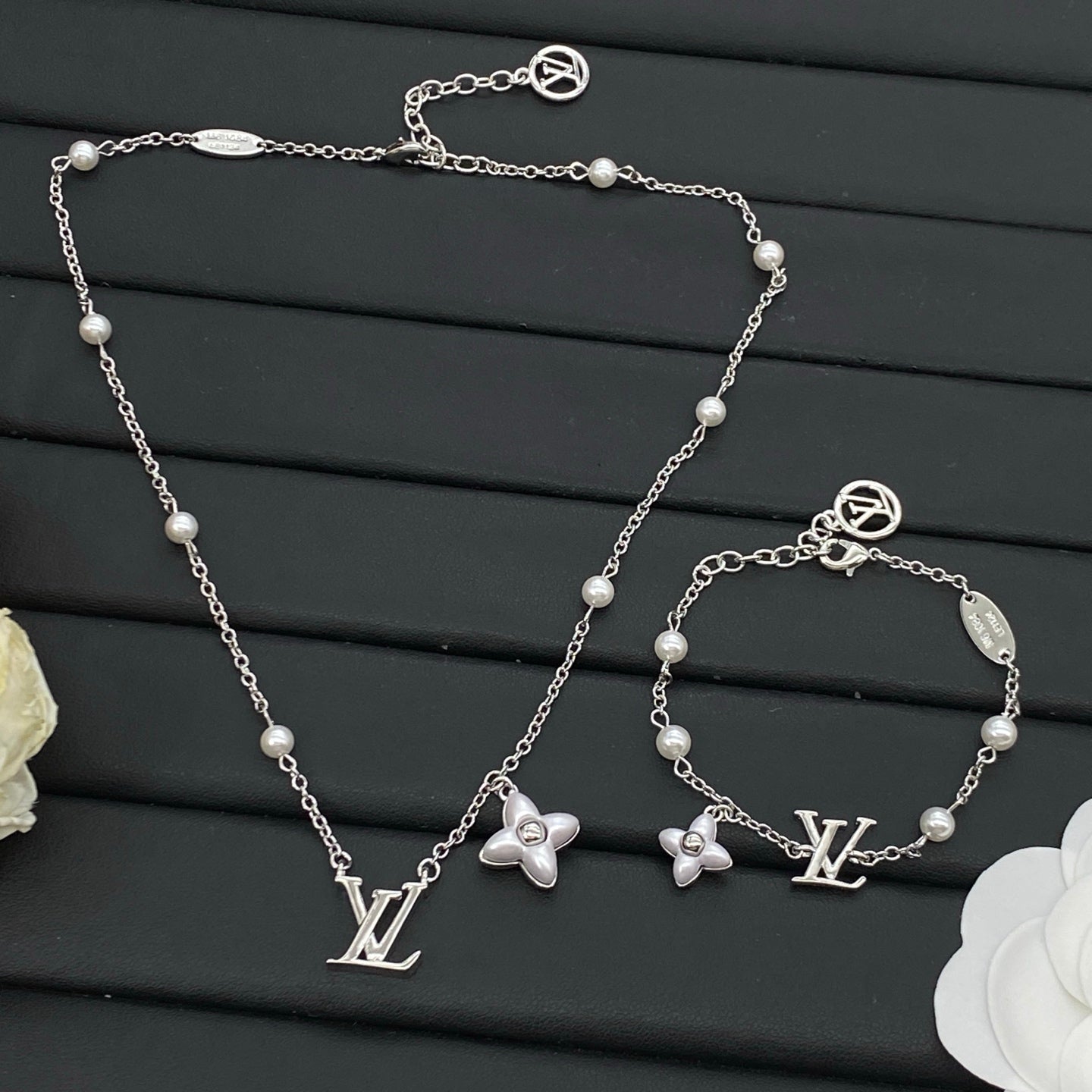 LOUIS VUITTON COLOR BLOSSOM PEARL NECKLACE & BRACELET SET – FULL SET – 1:1 HIGH END