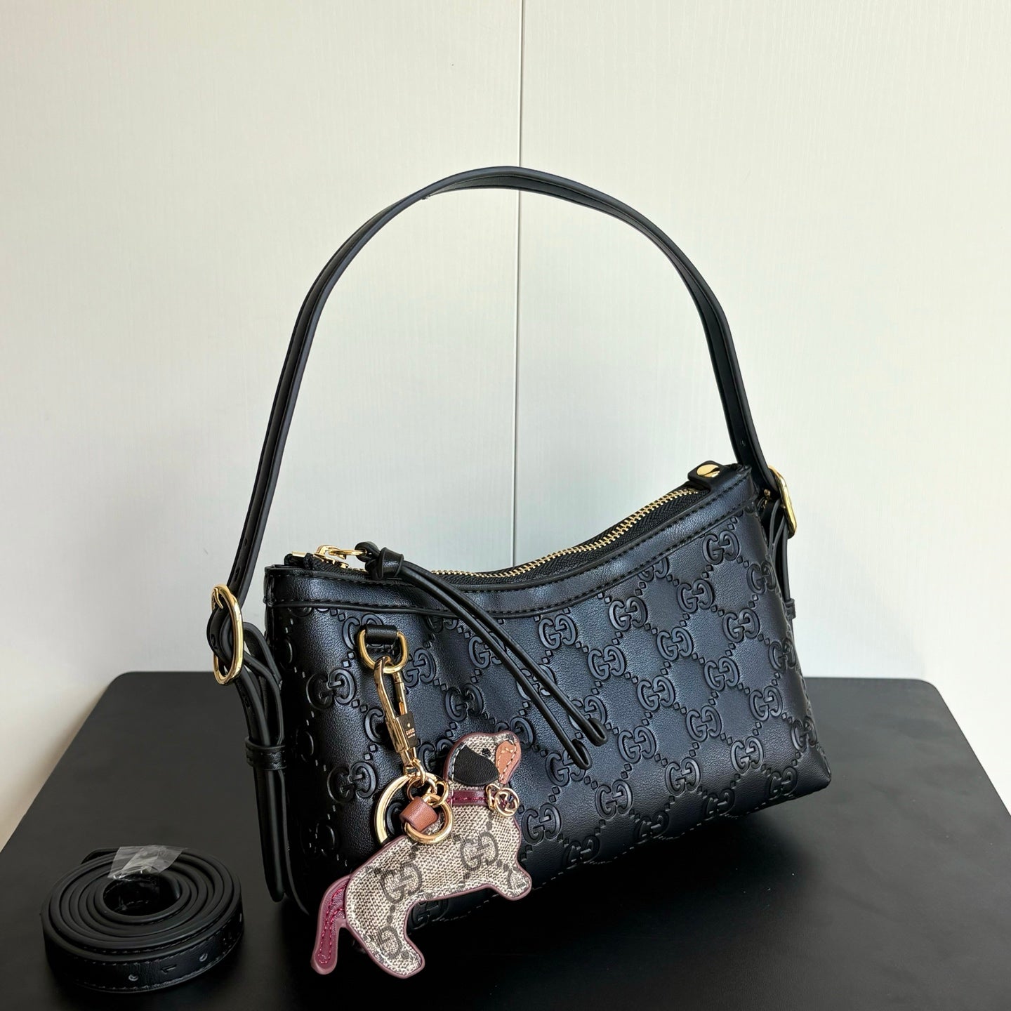 GUCCI SMALL GG EMBLEM SHOULDER - 1:1 HIGH END