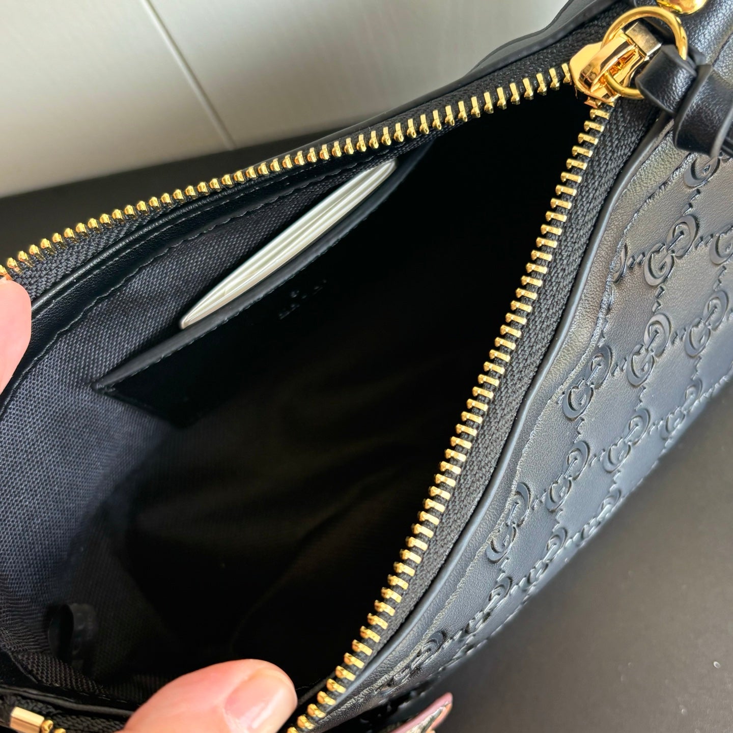 GUCCI SMALL GG EMBLEM SHOULDER - 1:1 HIGH END