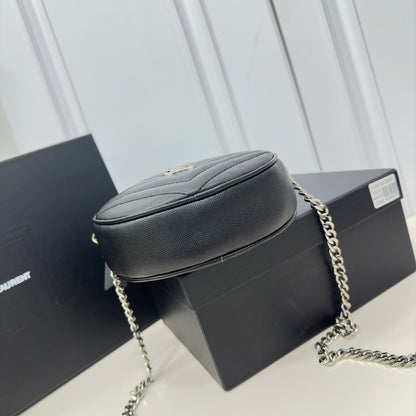 SAINT LAURENT Grain De Poudre Matelasse Chevron Quilted Round Vinyle Camera Bag - 1:1 HIGH END