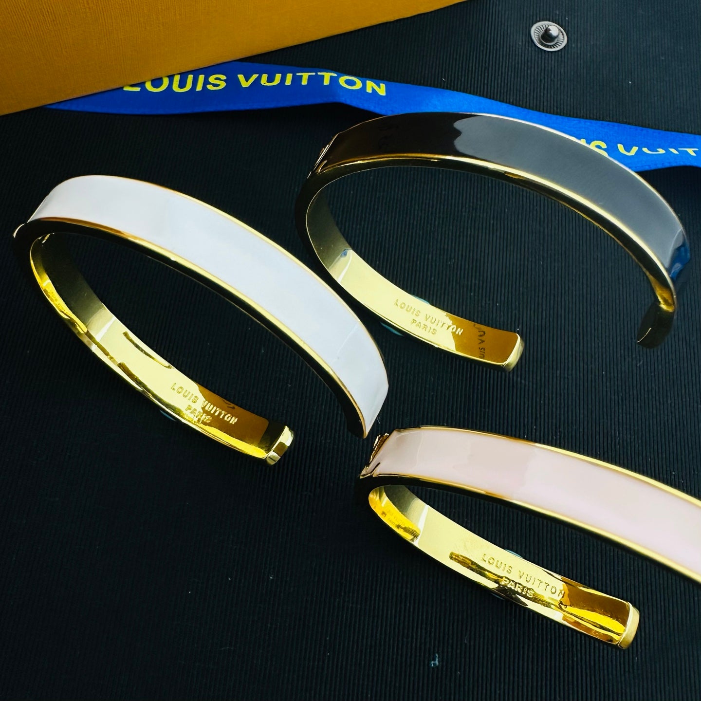 LOUIS VUITTON LV ICONIC ENAMEL BRACELET – Full Set - 1:1 HIGH END