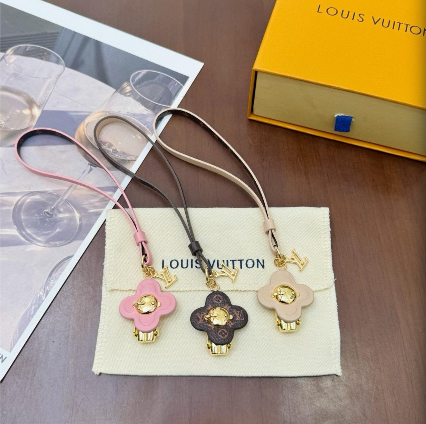 LOUIS VUITTON SCHLÜSSELANHÄNGER / KEYCHAIN SET - MIT BOX - HIGH END 1:1