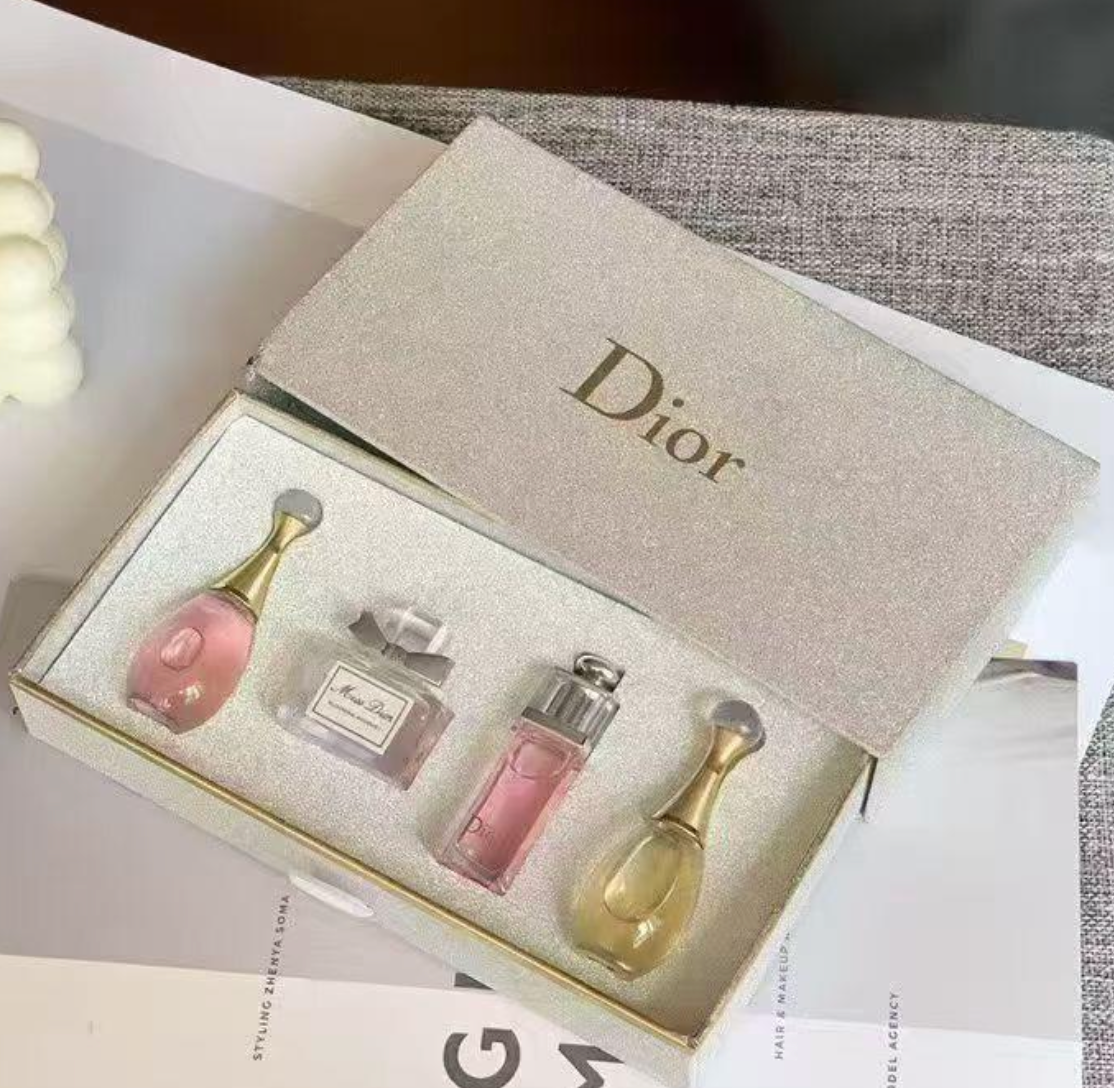 PARFUM SETS - VERSCHIEDENE MARKEN - OVP MIT BOX