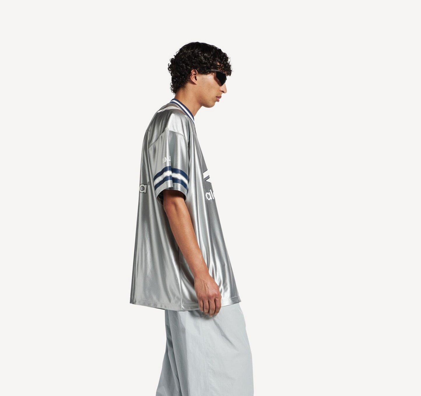 BALENCIAGA FOOTBALL V-NECK T-SHIRT - 1:1 HIGH END