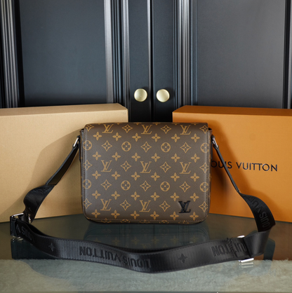 LOUIS VUITTON DISTRICT PM – Full Set  - 1:1 HIGH END