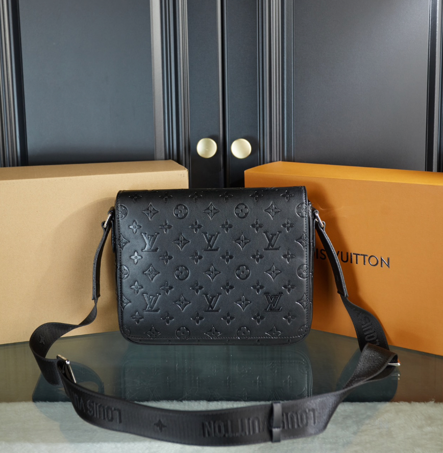 LOUIS VUITTON DISTRICT PM – Full Set  - 1:1 HIGH END