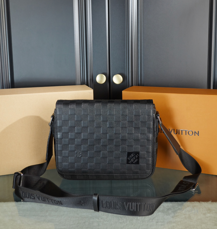 LOUIS VUITTON DISTRICT PM – Full Set  - 1:1 HIGH END