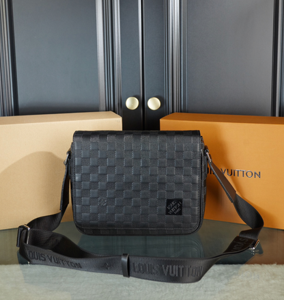 LOUIS VUITTON DISTRICT PM – Full Set  - 1:1 HIGH END
