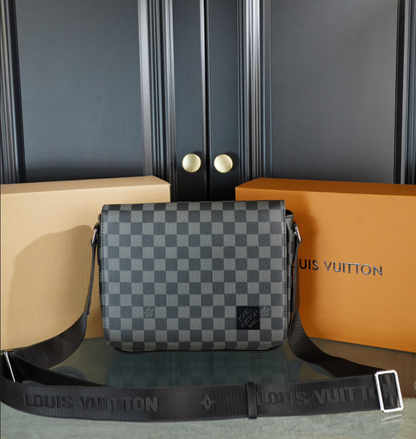 LOUIS VUITTON DISTRICT PM – Full Set  - 1:1 HIGH END