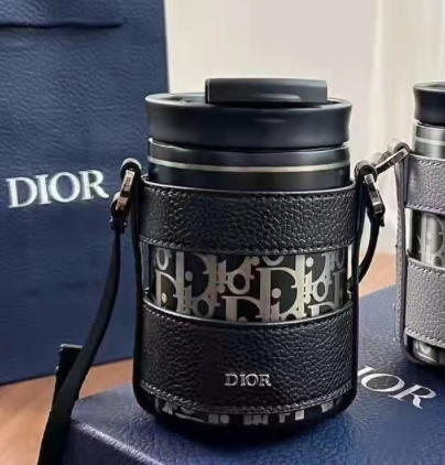 Dior Bottle 300ML (2 Farben) – mit Box - HIGH QUALITY
