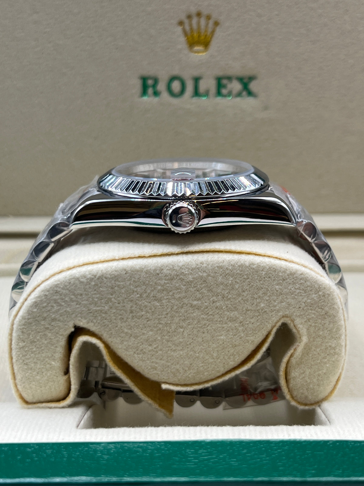 Rolex DAY-DATE WINE🍷, 40 mm, Or blanc - U1 FACTORY - AUTOMATIQUE