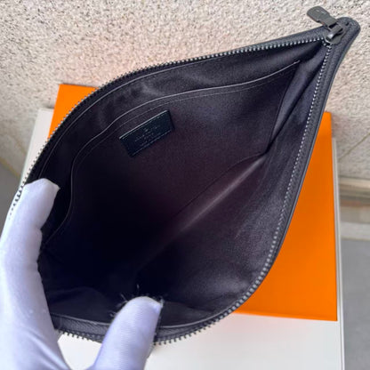 Louis Vuitton Pochette Voyage MM – Monogram Empreinte Noir - Bag / Black 1:1