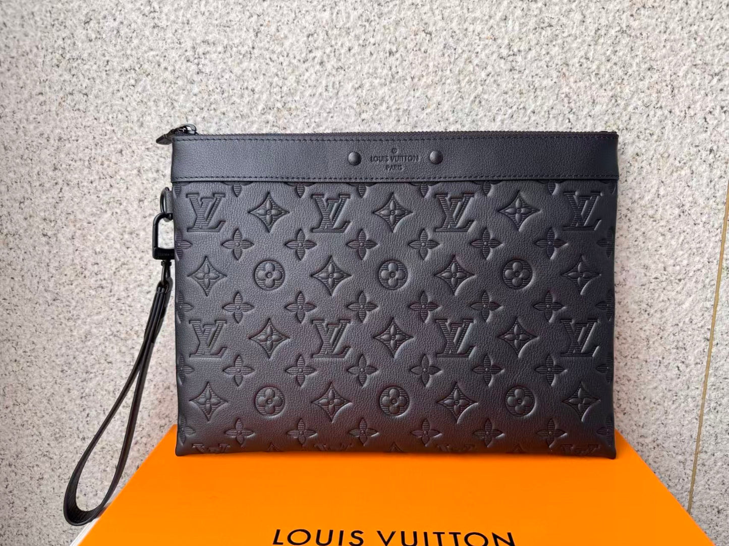 Louis Vuitton Pochette Voyage MM – Monogram Empreinte Noir - Bag / Black 1:1