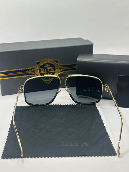Dita Sonnenbrille in Gold mit helle Gläser D1