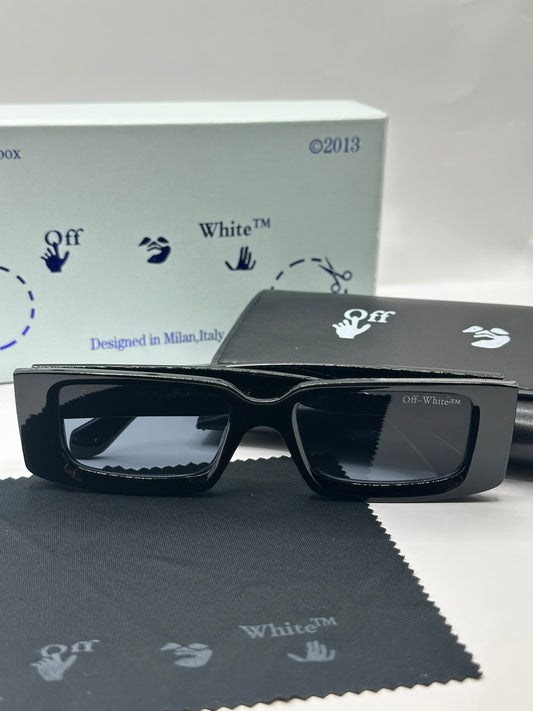 Off White Brille mit schwarze Logo O2
