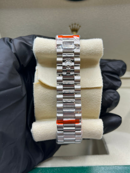 Rolex DAY-DATE WINE🍷, 40 mm, Or blanc - U1 FACTORY - AUTOMATIQUE