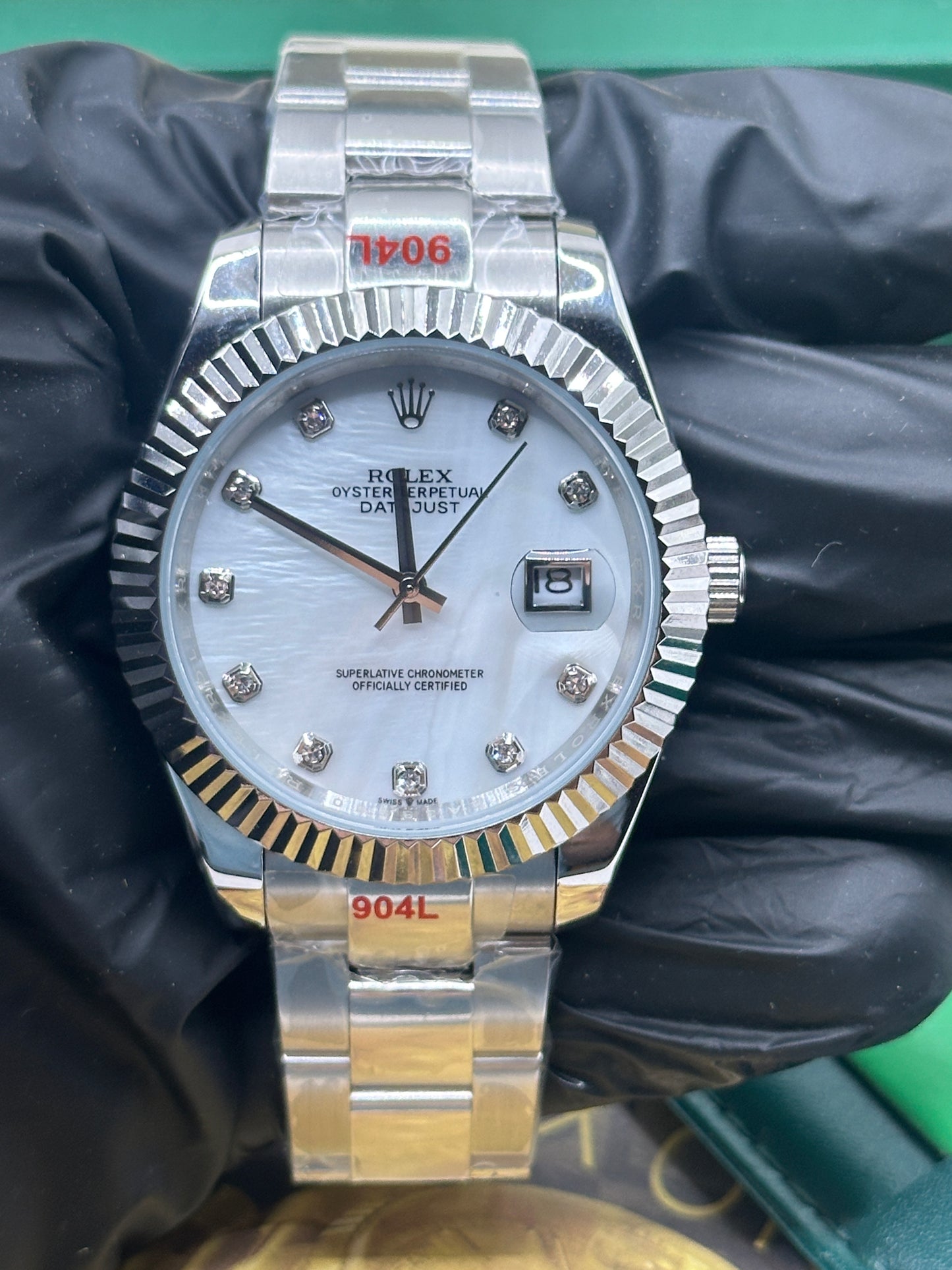 U1 Factory Rolex Datejust, 41mm Stahl, Perlmutt-Zifferblatt mit Diamantindizes, geriffelte Lünette - Automatik