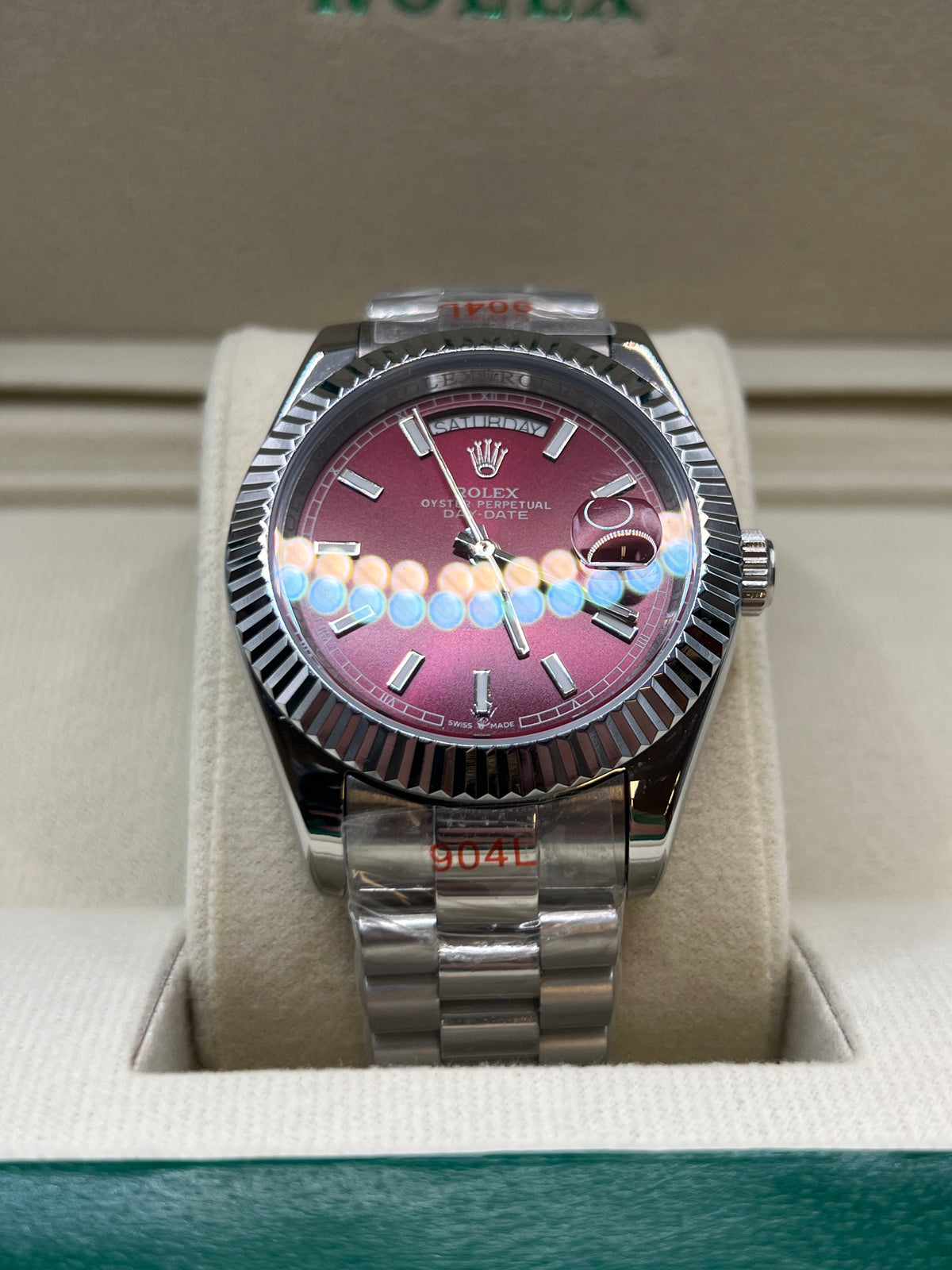Rolex DAY-DATE WINE🍷, 40 mm, Or blanc - U1 FACTORY - AUTOMATIQUE