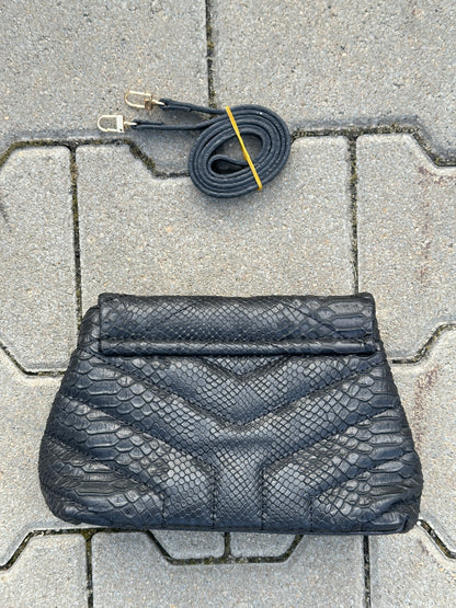 SAINT LAURENT TASCHE MIT SNAKE-PRINT IN SCHWARZ MIT GOLDFARBENEM LOGO | 1:1 REPLICA