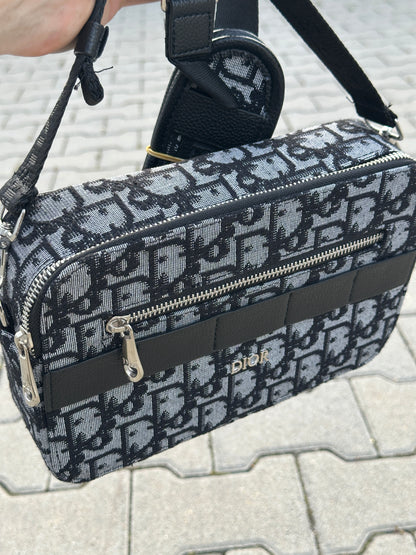 CHRISTIAN DIOR UMHÄNGETASCHE MONOGRAM IN SCHWARZ/WEISS | 1:1 REPLICA