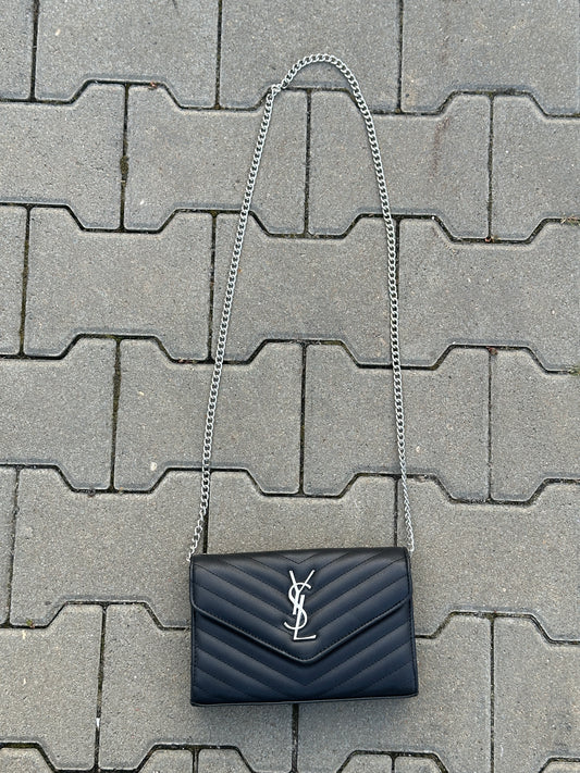 YVES SAINT LAURENT ENVELOPE BAG IN SCHWARZ MIT SILBERNEM LOGO | 1:1 REPLICA