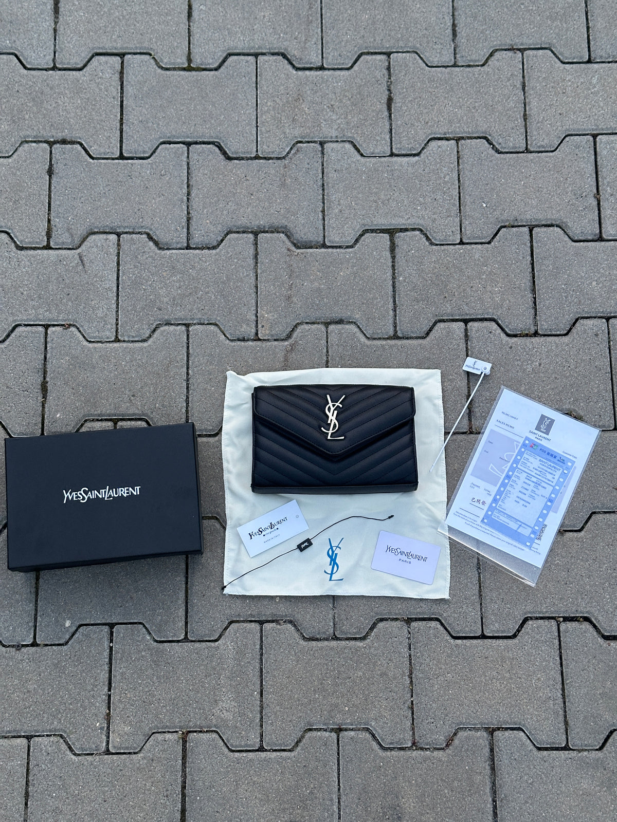 YVES SAINT LAURENT ENVELOPE BAG IN SCHWARZ MIT SILBERNEM LOGO | 1:1 REPLICA