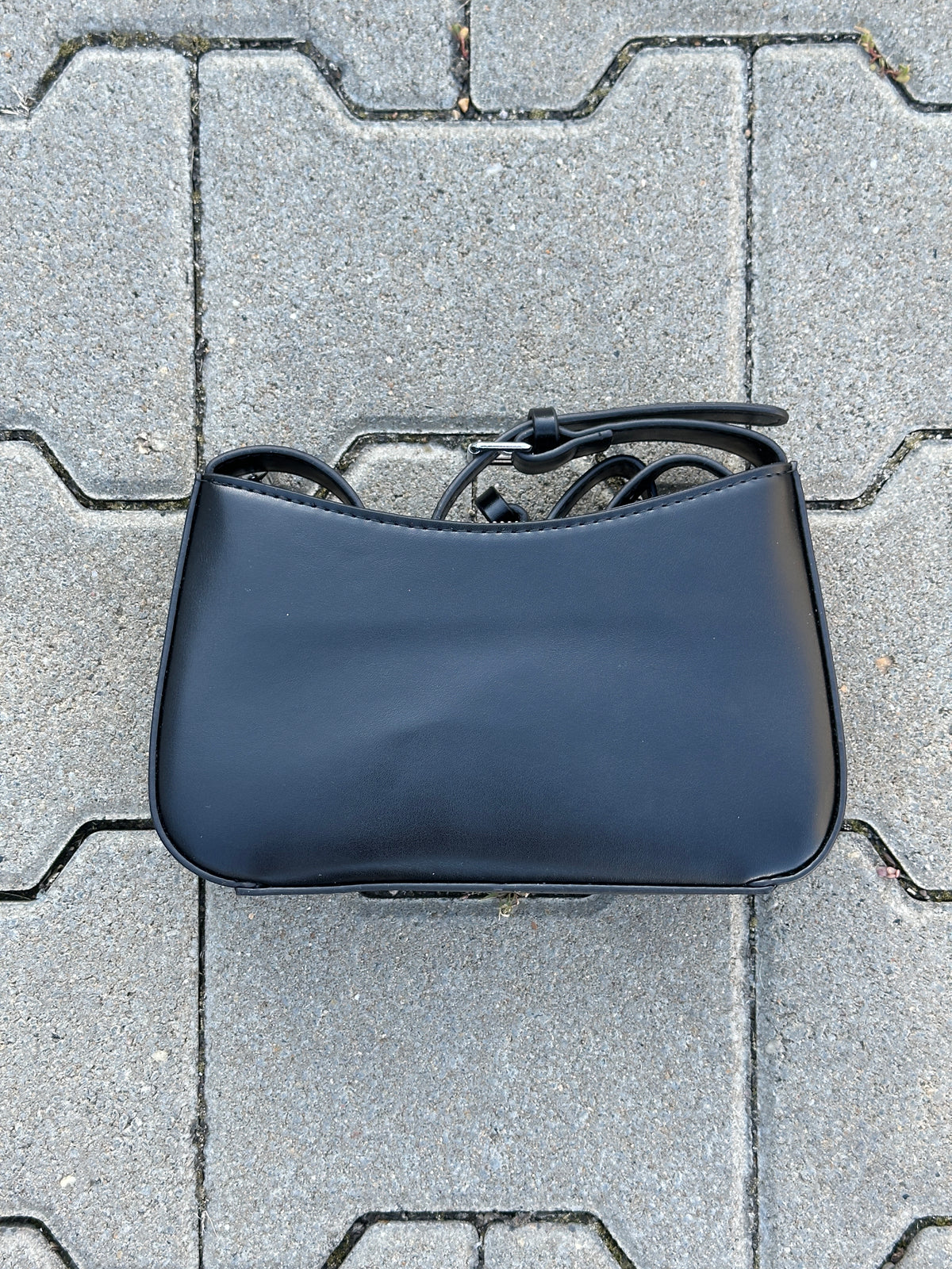DIESEL HANDTASCHE SCHWARZ MIT OVALEM D-LOGO AUS METALL | 1:1 REPLICA