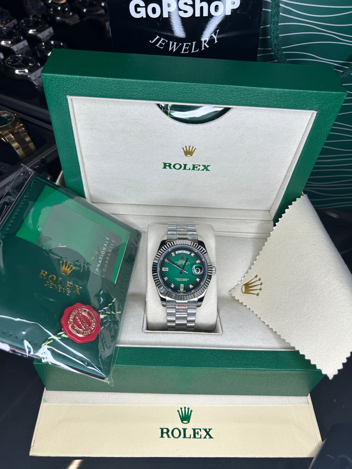 ROLEX DAY-DATE CADRAN VERT AVEC ACIER DIAZ 