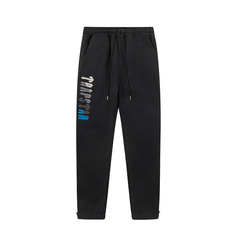 MONCLER EMBROIDERED LOGO SWEAT SHORTS – 1:1 HIGH END
