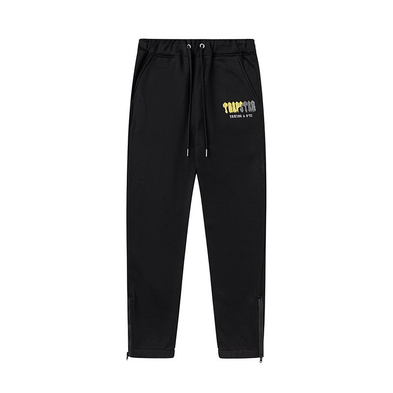 MONCLER EMBROIDERED LOGO SWEAT SHORTS – 1:1 HIGH END