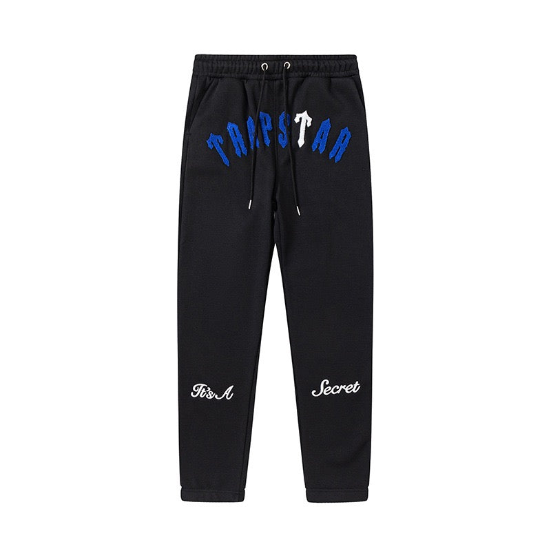 MONCLER EMBROIDERED LOGO SWEAT SHORTS – 1:1 HIGH END