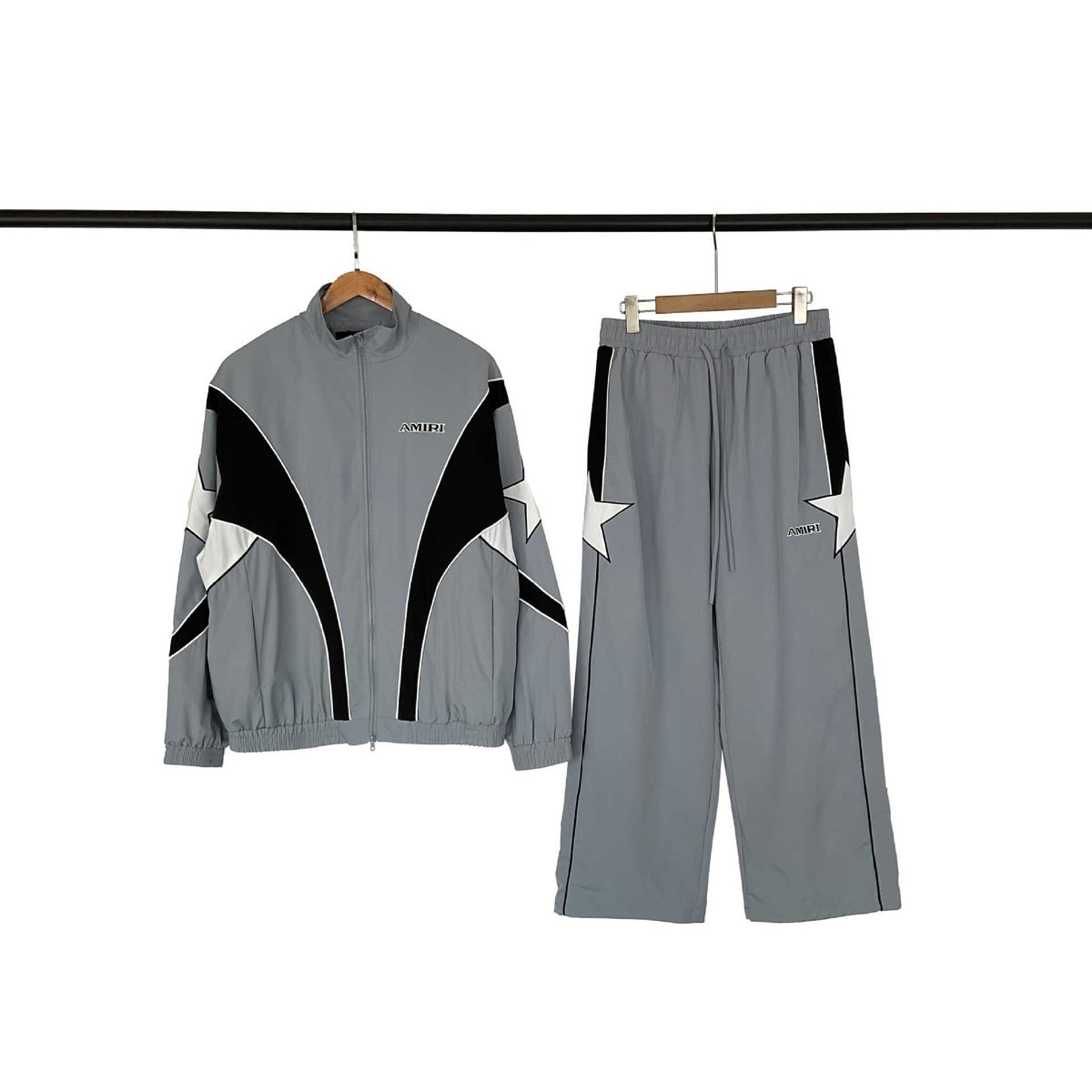 MONCLER EMBROIDERED LOGO SWEAT SHORTS – 1:1 HIGH END