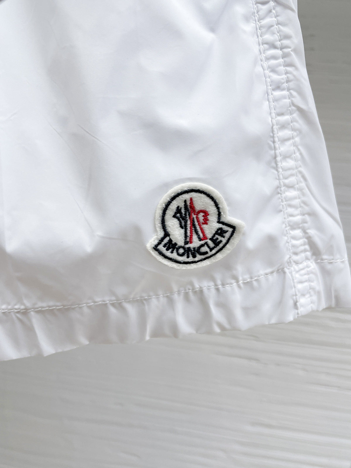 MONCLER EMBROIDERED LOGO SWEAT SHORTS – 1:1 HIGH END