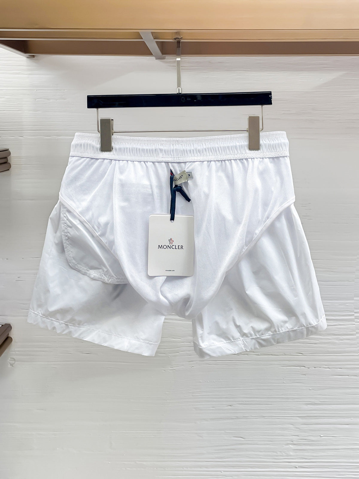 MONCLER EMBROIDERED LOGO SWEAT SHORTS – 1:1 HIGH END