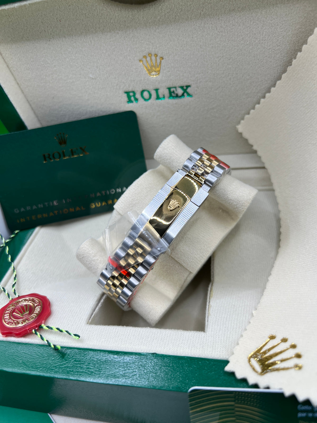 ROLEX DATEJUST BLACK BICOLOR JUBILEE #DT16