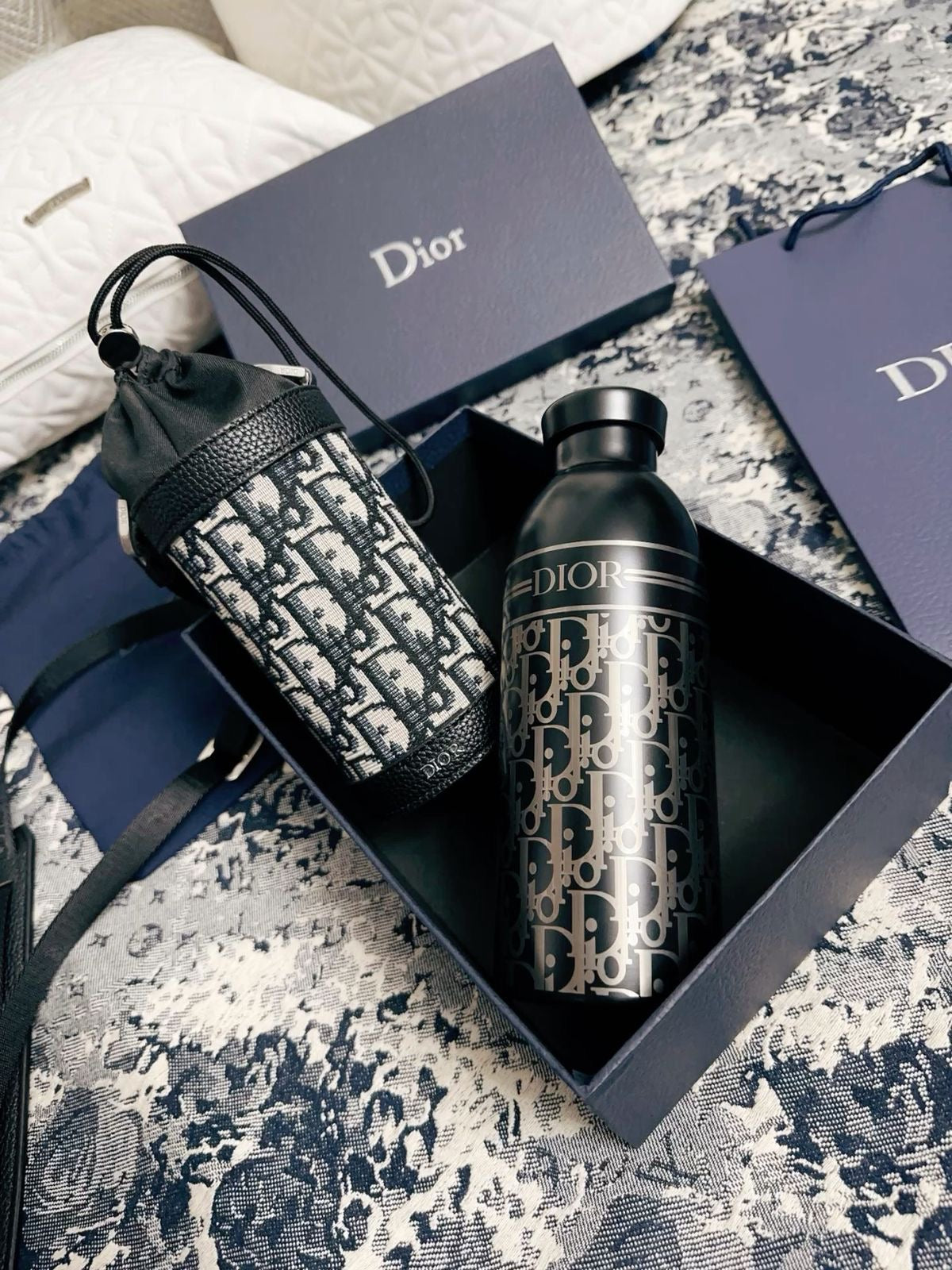 Dior Bottle 500ML (2 Farben) – mit Box