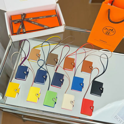 HERMÈS CARMEN NOTEBOOK CHARM – FULL SET – 1:1 HIGH END