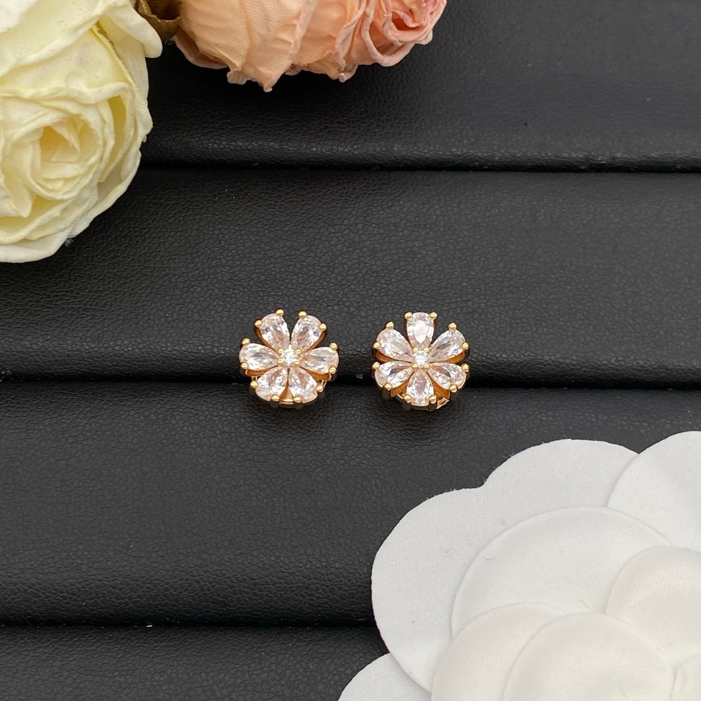 VAN CLEEF & ARPELS DAISY EARRINGS – FULL SET – 1:1 HIGH END