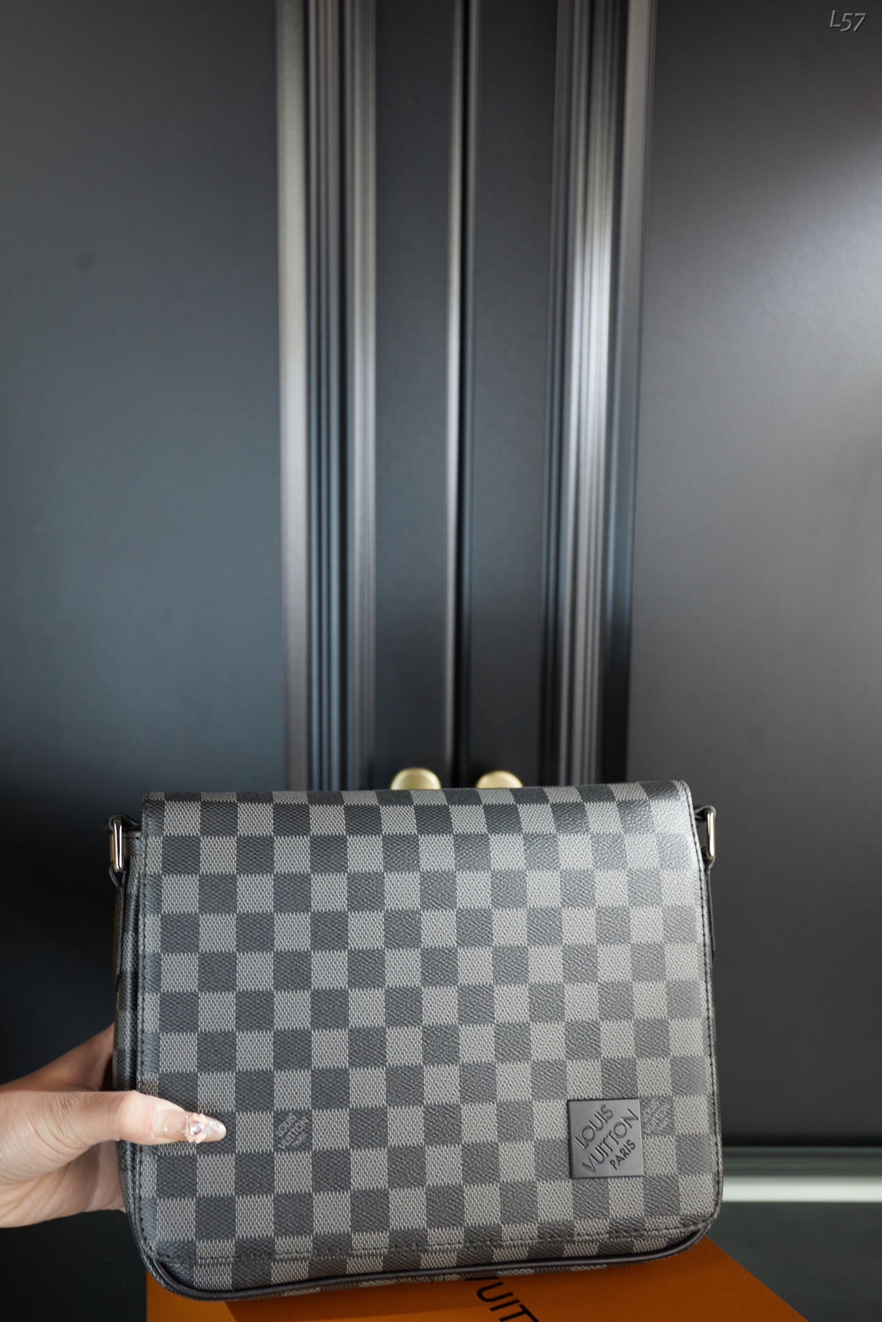 LOUIS VUITTON DISTRICT PM – Full Set  - 1:1 HIGH END